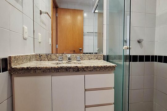 Banheiro Social de apartamento para alugar com 2 quartos, 80m² em Icaraí, Niterói