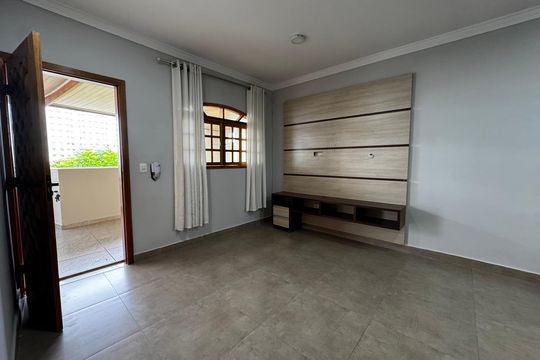 Casa para alugar com 3 quartos, 130m² em Novo Osasco, Osasco