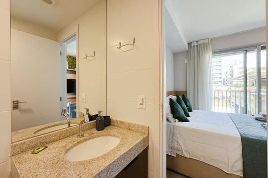 Banheiro de kitnet/studio para alugar com 1 quarto, 24m² em Jardim Paulistano, São Paulo
