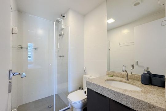 Banheiro de kitnet/studio para alugar com 1 quarto, 24m² em Jardim Paulistano, São Paulo