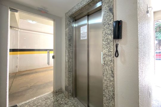 Elevador de apartamento para alugar com 3 quartos, 156m² em Carmo, Belo Horizonte