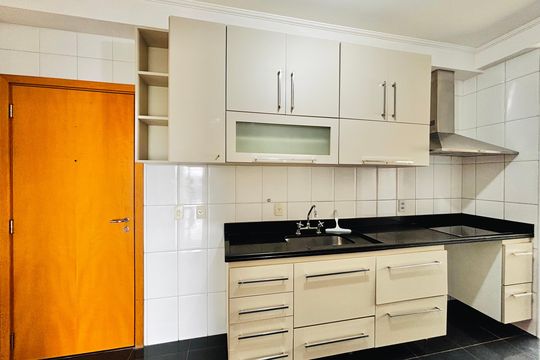 Cozinha de apartamento para alugar com 4 quartos, 133m² em Tamboré, Santana de Parnaíba