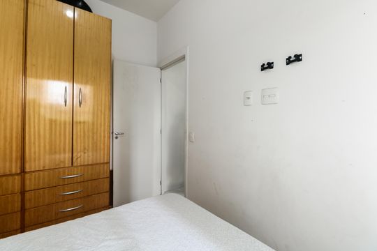 Quarto 2 de apartamento para alugar com 2 quartos, 42m² em Guaiaúna, São Paulo