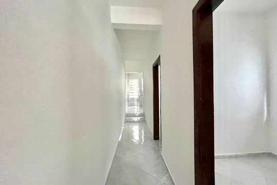 Corredor de casa à venda com 2 quartos, 100m² em Vila Mira, São Paulo