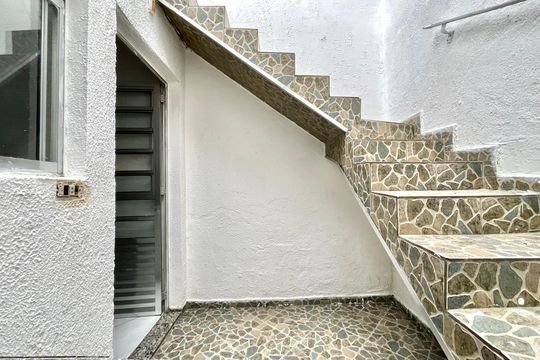 Área de Serviço de casa à venda com 2 quartos, 100m² em Vila Mira, São Paulo