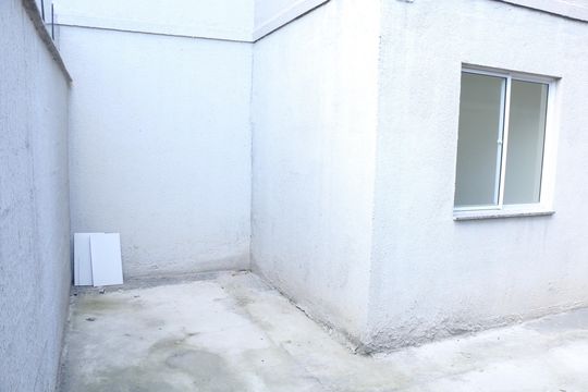 Quintal de apartamento para alugar com 2 quartos, 100m² em Ouro Verde, Nova Iguaçu