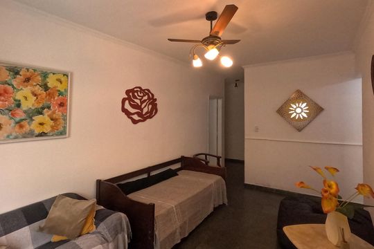 Sala de estar de apartamento para alugar com 1 quarto, 66m² em Gonzaga, Santos