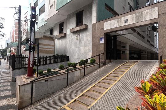 Fachada  de apartamento para alugar com 1 quarto, 66m² em Gonzaga, Santos
