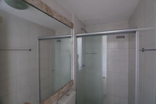 Banheiro  de apartamento para alugar com 1 quarto, 60m² em Igara, Canoas