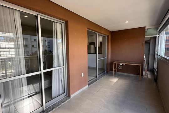 Varanda da sala de apartamento à venda com 1 quarto, 53m² em Campo Belo, São Paulo