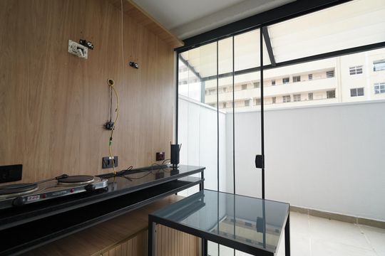 Varanda de kitnet/studio para alugar com 1 quarto, 33m² em Consolação, São Paulo
