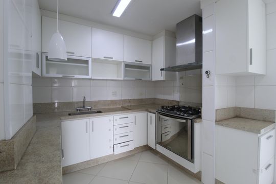 Cozinha de apartamento para alugar com 3 quartos, 110m² em Vila Olímpia, São Paulo