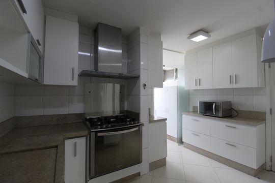 Cozinha de apartamento para alugar com 3 quartos, 110m² em Vila Olímpia, São Paulo