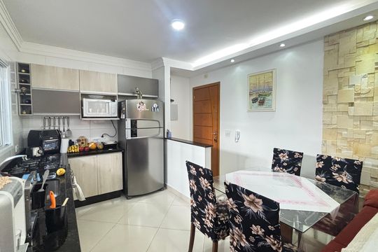Cozinha de apartamento à venda com 2 quartos, 52m² em Campestre, Santo André