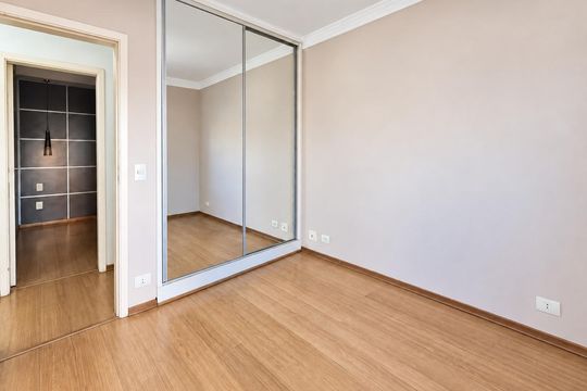 Quarto de apartamento à venda com 3 quartos, 65m² em Chácara Santo Antônio, São Paulo