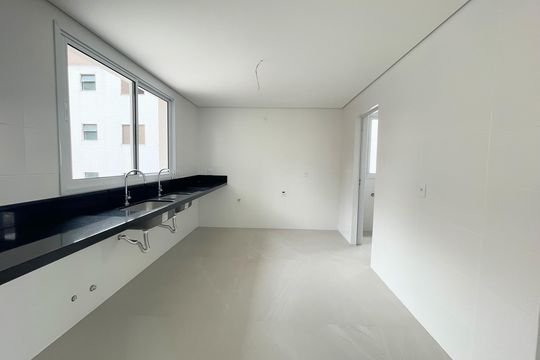 Cozinha de apartamento à venda com 4 quartos, 156m² em Castelo, Belo Horizonte
