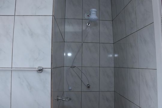Banheiro de casa para alugar com 3 quartos, 130m² em Capão do Embira, São Paulo