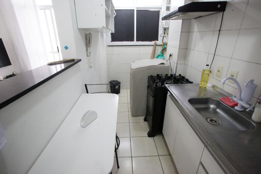 Cozinha de apartamento para alugar com 2 quartos, 50m² em Anil, Rio de Janeiro