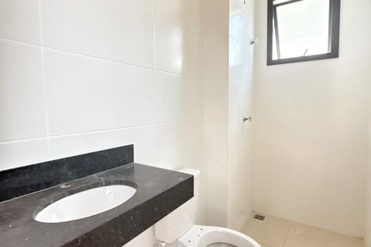 Banheiro da Suíte de apartamento à venda com 2 quartos, 77m² em Alto Barroca, Belo Horizonte