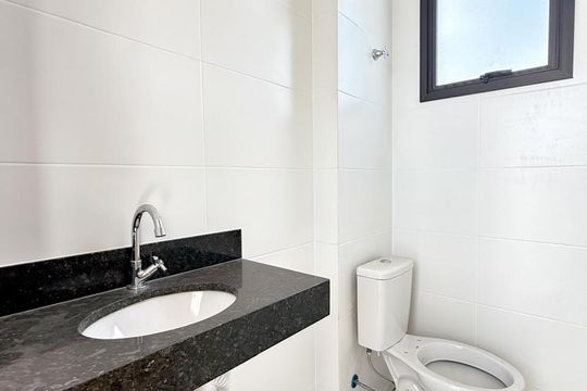 Banheiro da Suíte 1 de apartamento à venda com 2 quartos, 97m² em Alto Barroca, Belo Horizonte