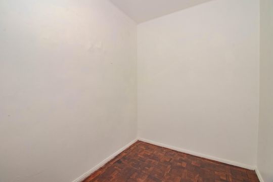Quarto de serviço de apartamento para alugar com 3 quartos, 112m² em Floresta, Porto Alegre
