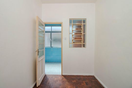 Quarto de serviço de apartamento para alugar com 3 quartos, 112m² em Floresta, Porto Alegre