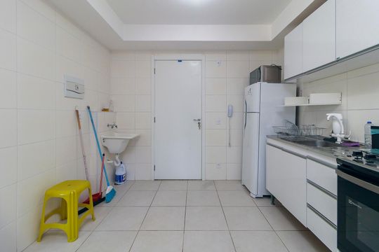 Cozinha de apartamento para alugar com 1 quarto, 28m² em Jardim Mirante, São Paulo
