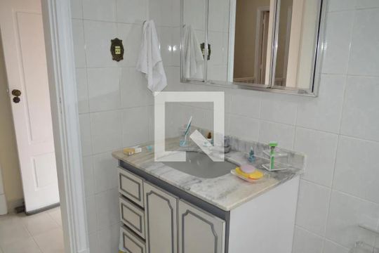 Casa à venda com 5 quartos, 250m² em Cambuci, São Paulo