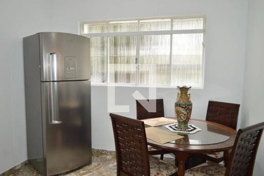 Casa à venda com 5 quartos, 250m² em Cambuci, São Paulo