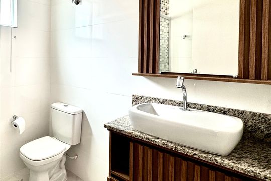 Banheiro de apartamento para alugar com 2 quartos, 62m² em Vila Leonor, Guarulhos