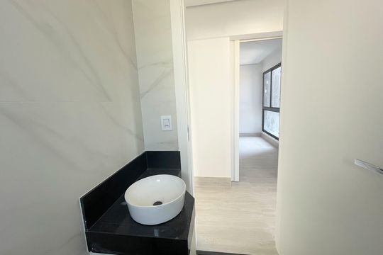 Banheiro Social de apartamento à venda com 3 quartos, 85m² em Itapoã, Belo Horizonte