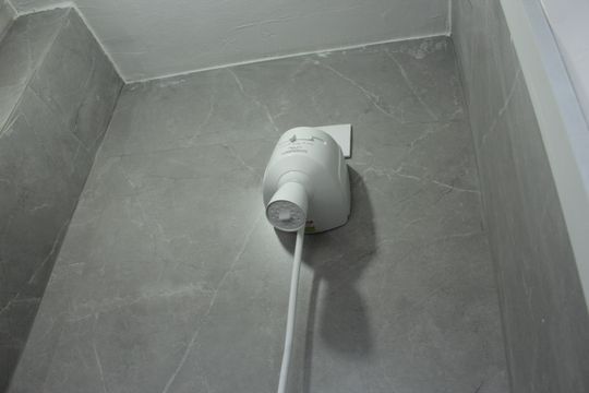 Banheiro de serviço de apartamento para alugar com 2 quartos, 86m² em Boqueirão, Santos