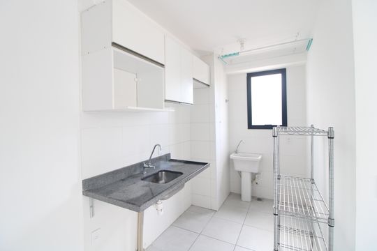 Cozinha de apartamento para alugar com 2 quartos, 34m² em Jurubatuba, São Paulo