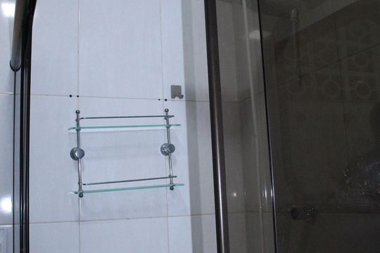 Banheiro de kitnet/studio para alugar com 1 quarto, 34m² em Santa Ifigênia, São Paulo