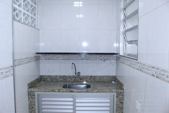 Cozinha de kitnet/studio para alugar com 1 quarto, 34m² em Santa Ifigênia, São Paulo