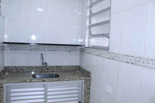 Cozinha de kitnet/studio para alugar com 1 quarto, 34m² em Santa Ifigênia, São Paulo