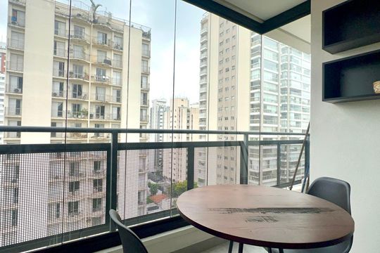 Varanda de kitnet/studio para alugar com 1 quarto, 29m² em Pinheiros, São Paulo