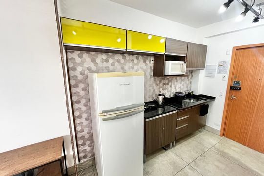 Cozinha de kitnet/studio para alugar com 1 quarto, 24m² em Santana, São Paulo