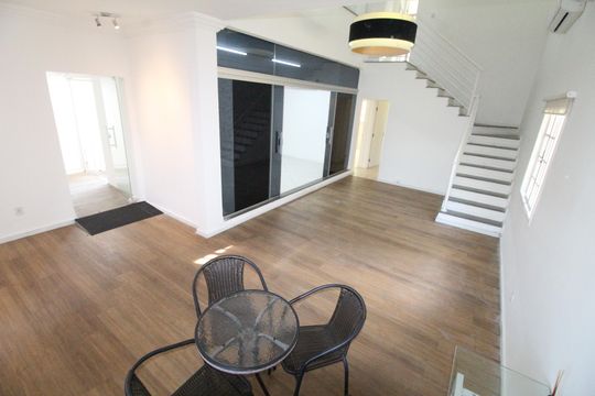 Sala 1 de casa para alugar com 5 quartos, 427m² em Jardim das Colinas, São José dos Campos