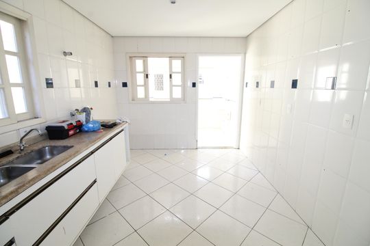 Cozinha de casa para alugar com 5 quartos, 427m² em Jardim das Colinas, São José dos Campos