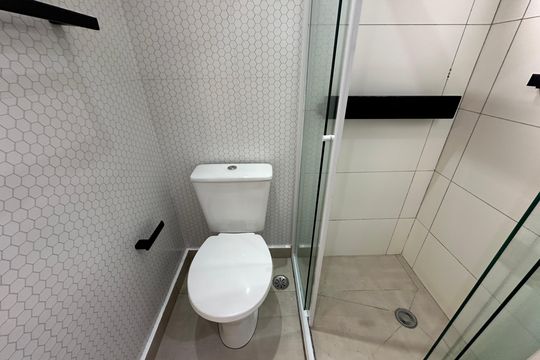 Banheiro da Suíte 2 de apartamento à venda com 2 quartos, 107m² em Tambore, Barueri