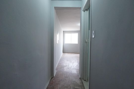 Corredor de kitnet/studio para alugar com 1 quarto, 40m² em Aclimação, São Paulo