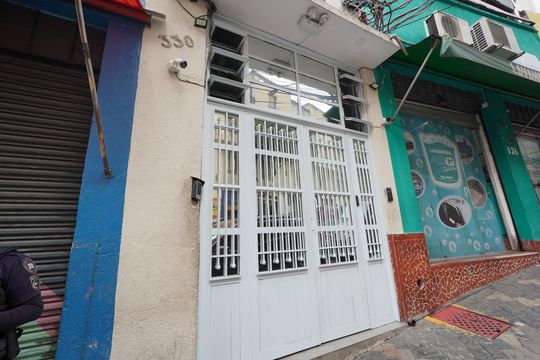 Fachada de kitnet/studio para alugar com 1 quarto, 40m² em Aclimação, São Paulo
