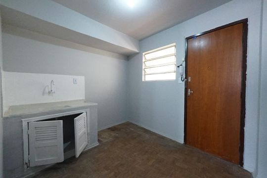 Cozinha de kitnet/studio para alugar com 1 quarto, 40m² em Aclimação, São Paulo