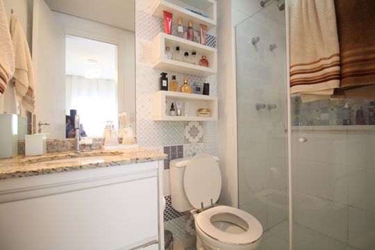 Banheiro social de apartamento à venda com 2 quartos, 69m² em Vila Andrade, São Paulo