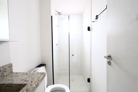 Banheiro Social de apartamento à venda com 1 quarto, 27m² em Vila Esperança, São Paulo