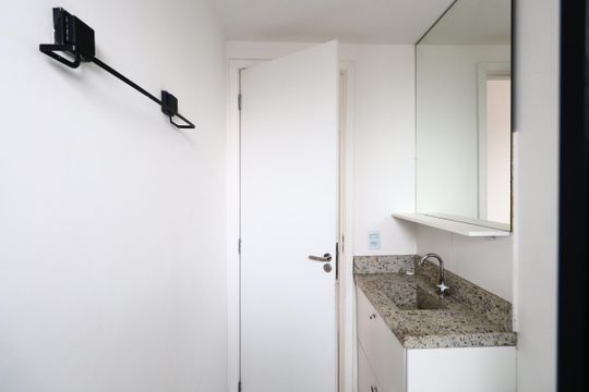 Banheiro Social de apartamento à venda com 1 quarto, 27m² em Vila Esperança, São Paulo