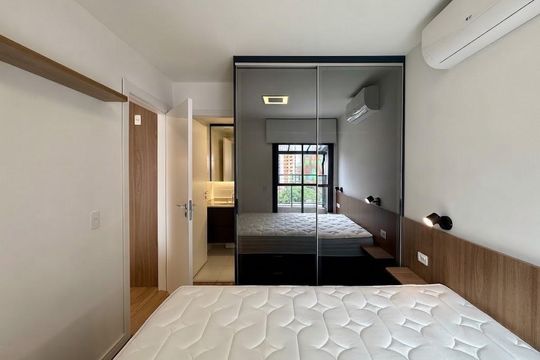 Suíte  de apartamento para alugar com 1 quarto, 41m² em Jardim das Acacias, São Paulo