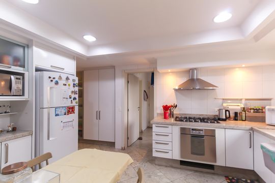 Cozinha de apartamento à venda com 3 quartos, 254m² em Jardim Anália Franco, São Paulo