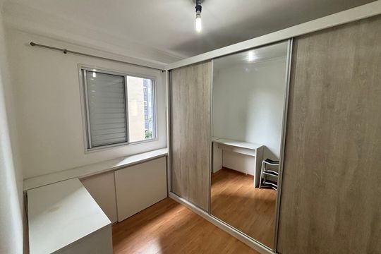Quarto 1 de apartamento para alugar com 2 quartos, 42m² em Vila Talarico, São Paulo